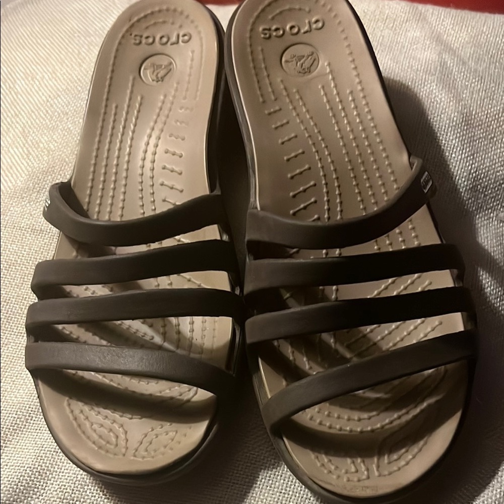 Ladies Brown Croc wedges